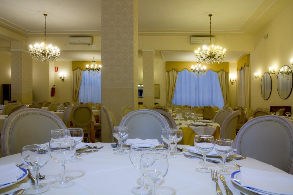Hotel Alexander Palme Chianciano Terme Bagian luar foto