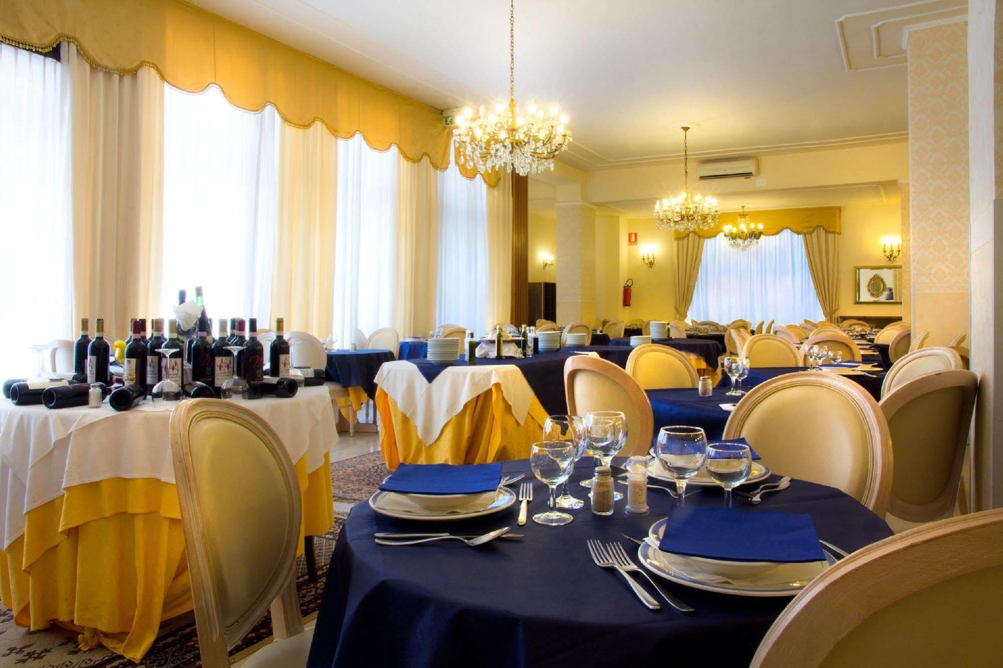 Hotel Alexander Palme Chianciano Terme Bagian luar foto